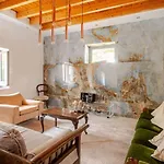 Serenity Retreat In Pidasos