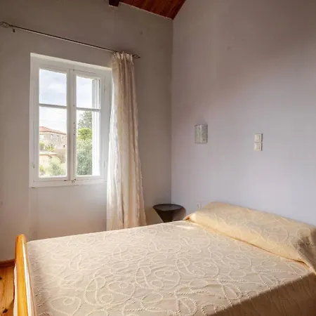 Traditional Luxury Villa Retreat In Pidasos *