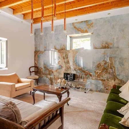 Serenity Retreat In Pidasos