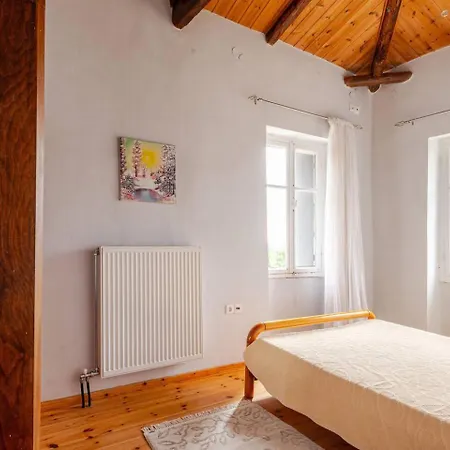 Villa Traditional Luxury Villa Retreat In Pidasos