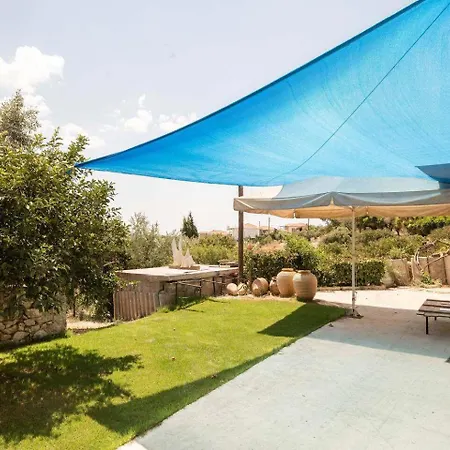 Traditional Luxury Villa Retreat In Pidasos