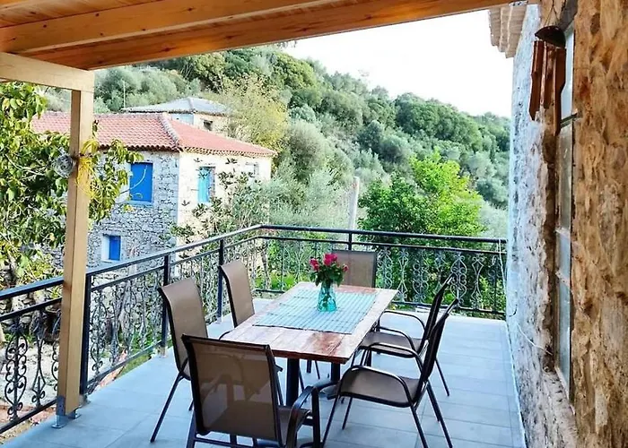 Traditional Luxury Retreat In Βίλα