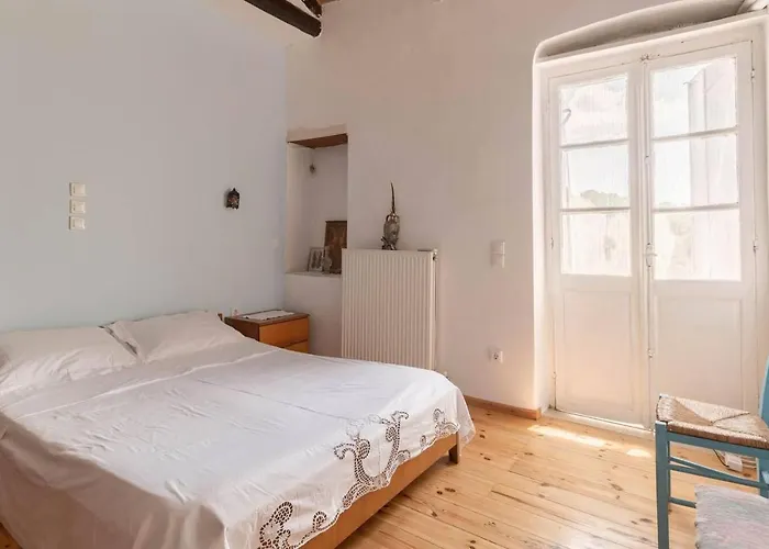 Traditional Luxury Retreat In * Pidasos