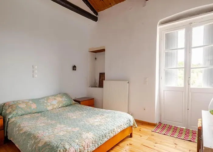 Traditional Luxury Retreat In 빌라 Pidasos