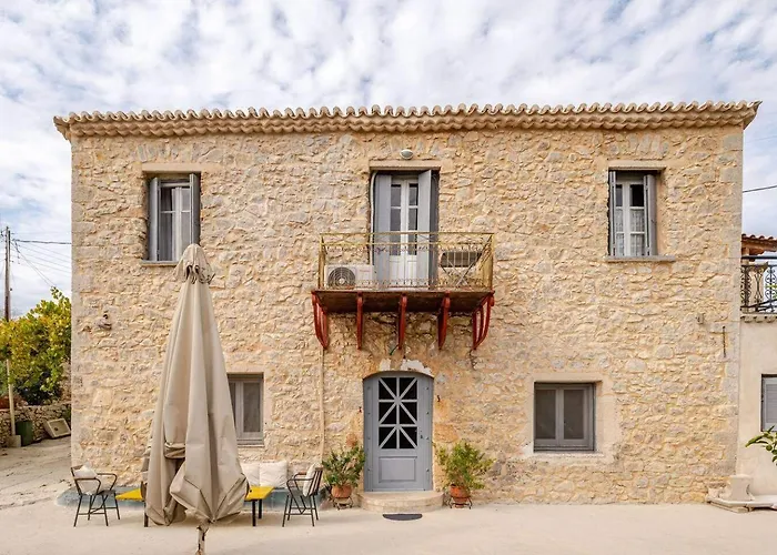 Traditional Luxury Retreat In Βίλα