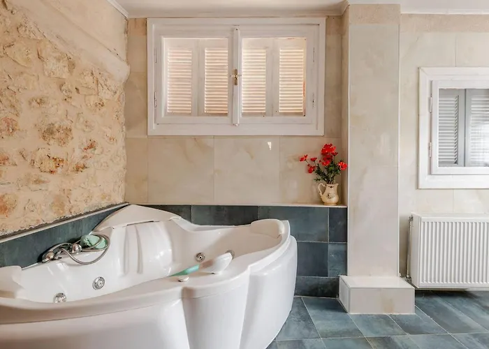 Traditional Luxury Retreat In Pidasos