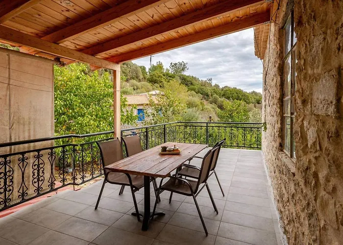 Traditional Luxury Retreat In Βίλα Pidasos