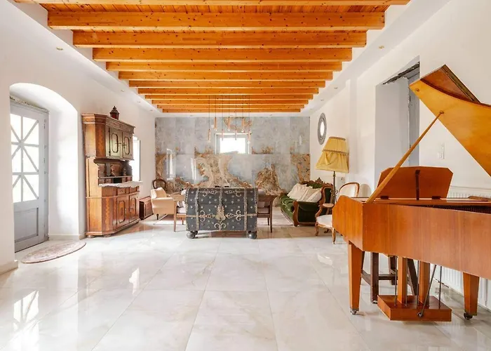 Traditional Luxury Retreat In Βίλα *