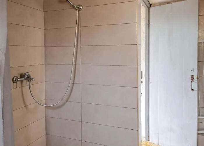 Traditional Luxury Retreat In Βίλα